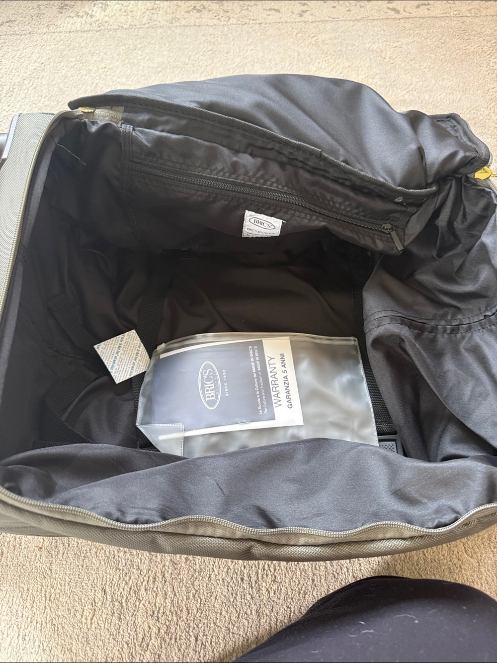NEW! With tags- Bric's Olive Green Softside Spinner Carry-On - Picture 2 of 8